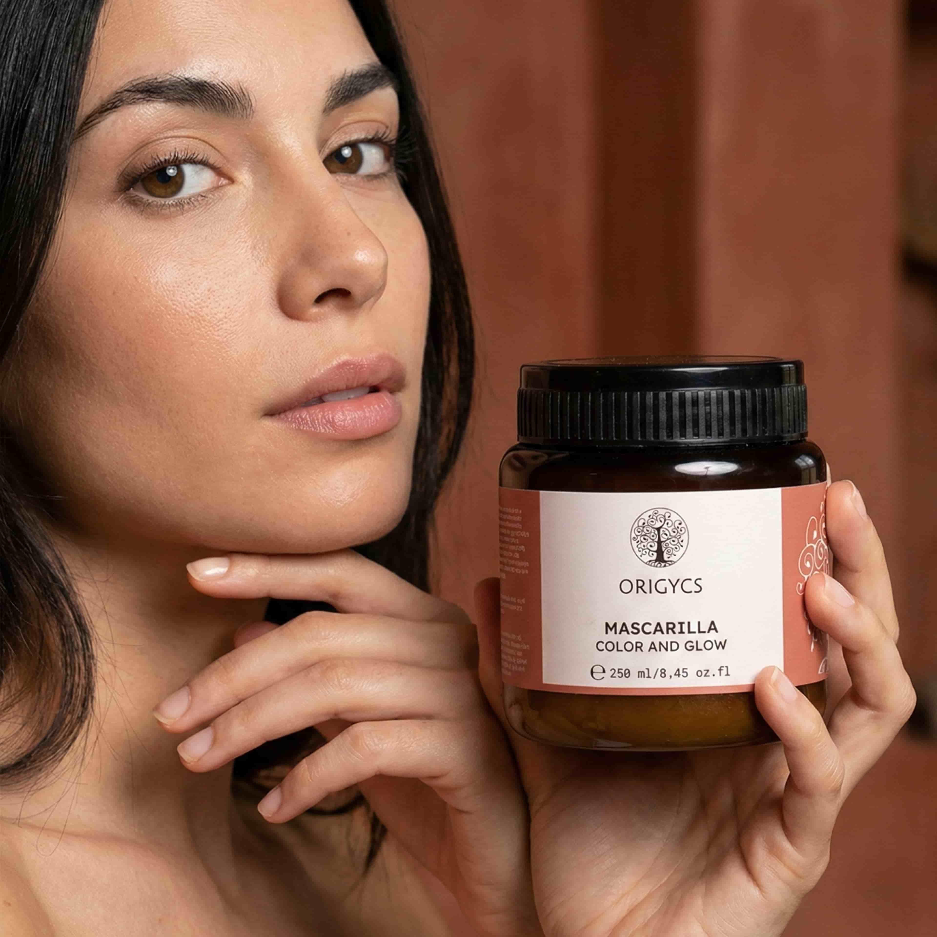 Mascarilla natural para cabello teñido de mujer